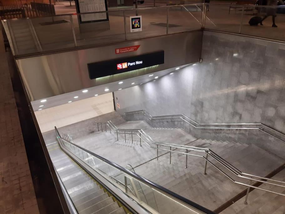 Ferienwohnung Gran Apartamento Cerca Del Aeropuerto El Prat de Llobregat Exterior foto