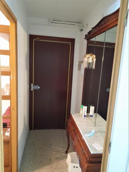 Ferienwohnung Gran Apartamento Cerca Del Aeropuerto El Prat de Llobregat Exterior foto